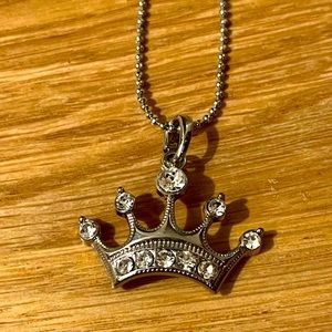 👑 Sparkling silver rhinestone crown charm with silver colored necklace